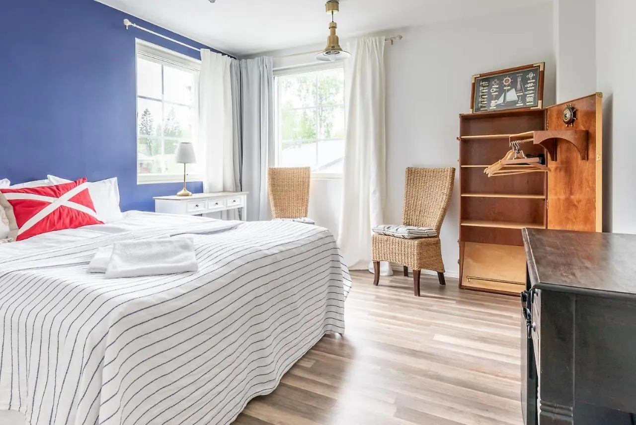 Villa Jokivarsi Bed & Breakfast Βάνταα