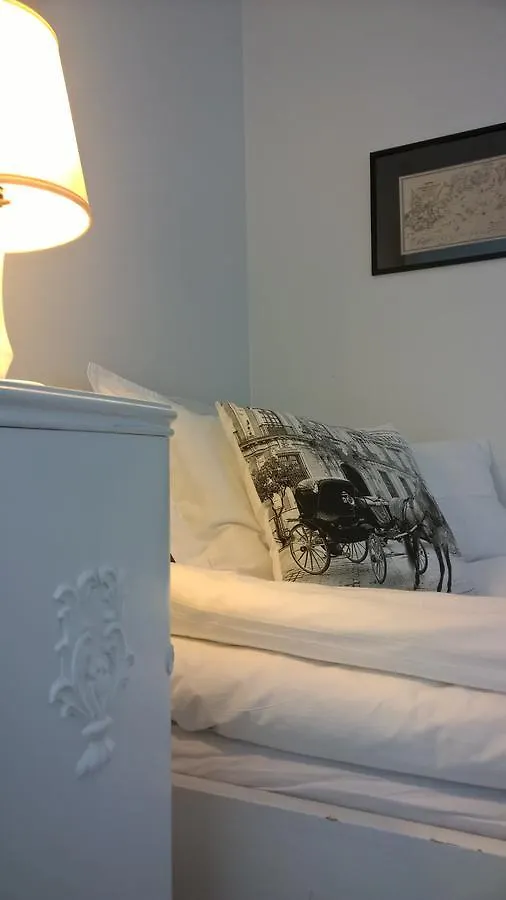 Villa Jokivarsi Bed & Breakfast Βάνταα